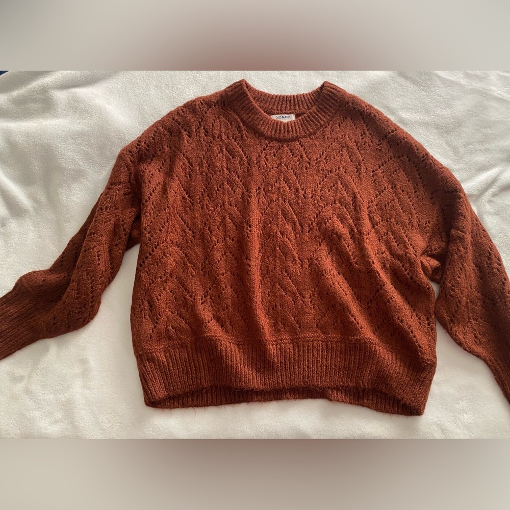 Old navy women’s sweater. Size XL color dark orange